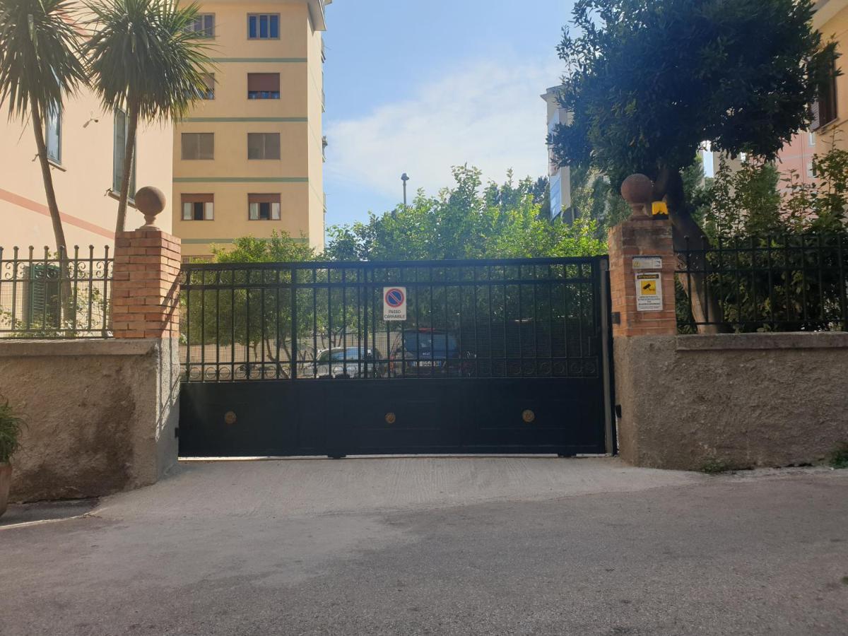 Willa Doralice Comfort House Free Private Parking Salerno Zewnętrze zdjęcie